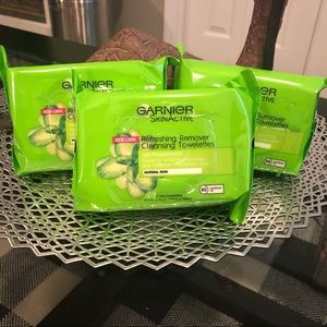 Garnier Make-Up Remover Face Wipes (Set of 3)
